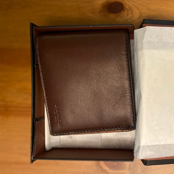 Unused Coach Leather Wallet - Picture 3 of 4